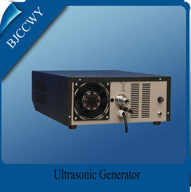 デジタル低頻度の超音波発電機 20 - 40KHZ 1200W の超音波発電機