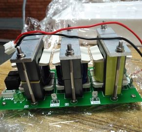 超音波清浄のトランスデューサーを運転する超音波PCBのサーキット ボードの超音波頻度発電機